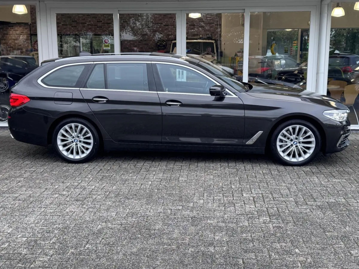 540i 6 cilinder 340pk xDrive High Executive Luxury Line!