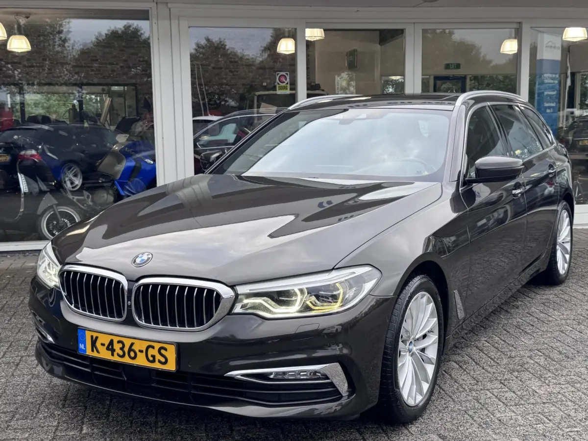 540i 6 cilinder 340pk xDrive High Executive Luxury Line!