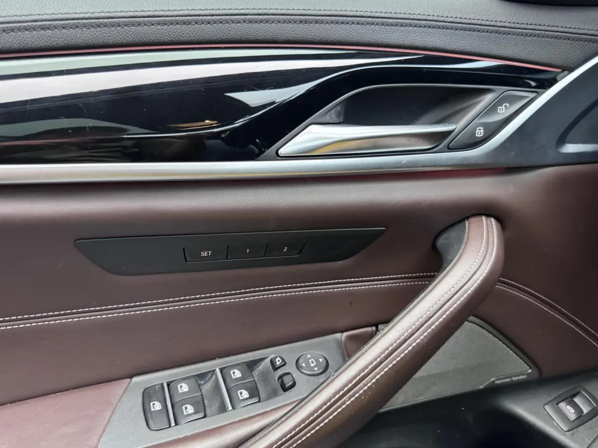 540i 6 cilinder 340pk xDrive High Executive Luxury Line!