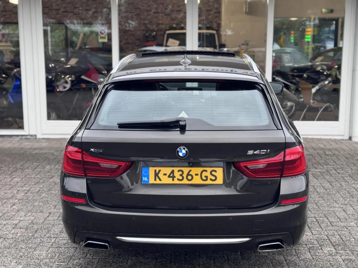 540i 6 cilinder 340pk xDrive High Executive Luxury Line!