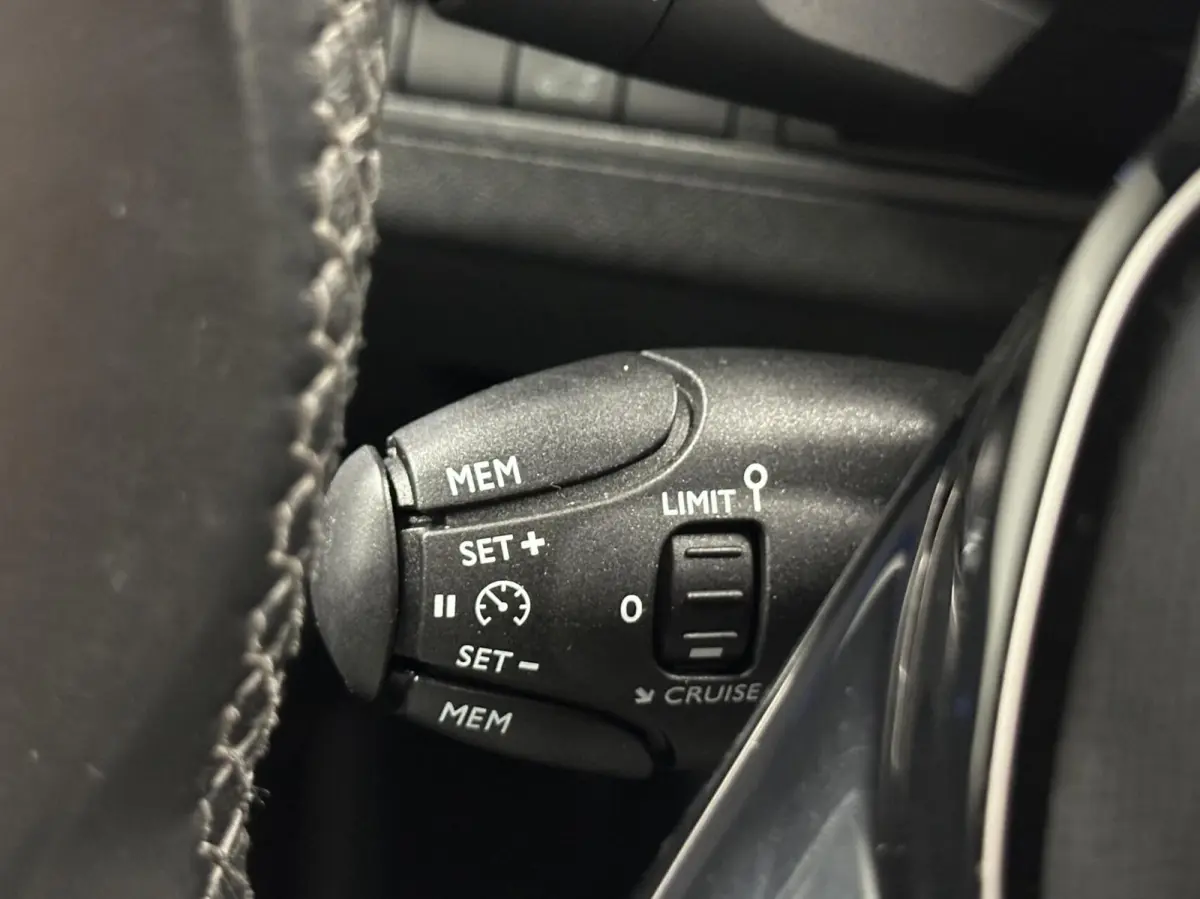 1.2 PureTech Blue Lease Avantage NAVI CAMERA CRUISE LM ECC.