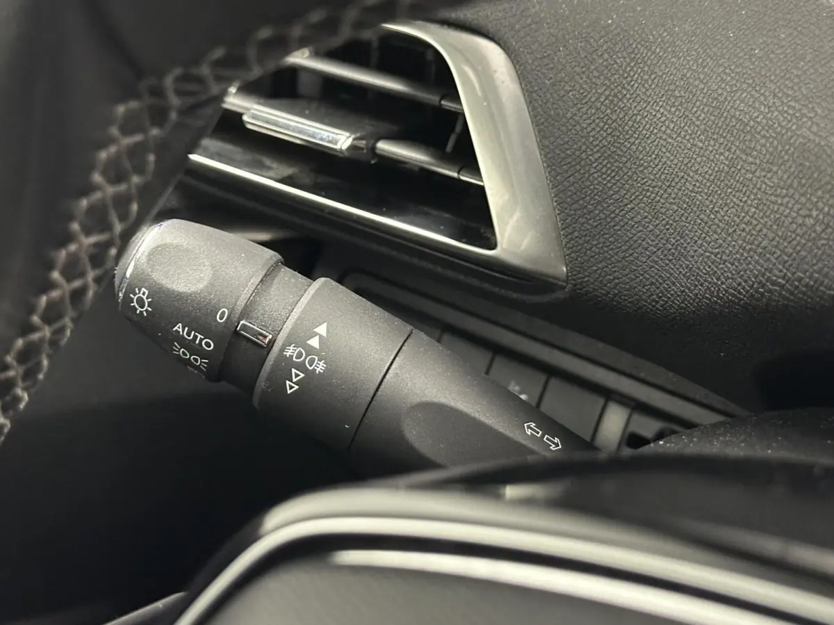 1.2 PureTech Blue Lease Avantage NAVI CAMERA CRUISE LM ECC.