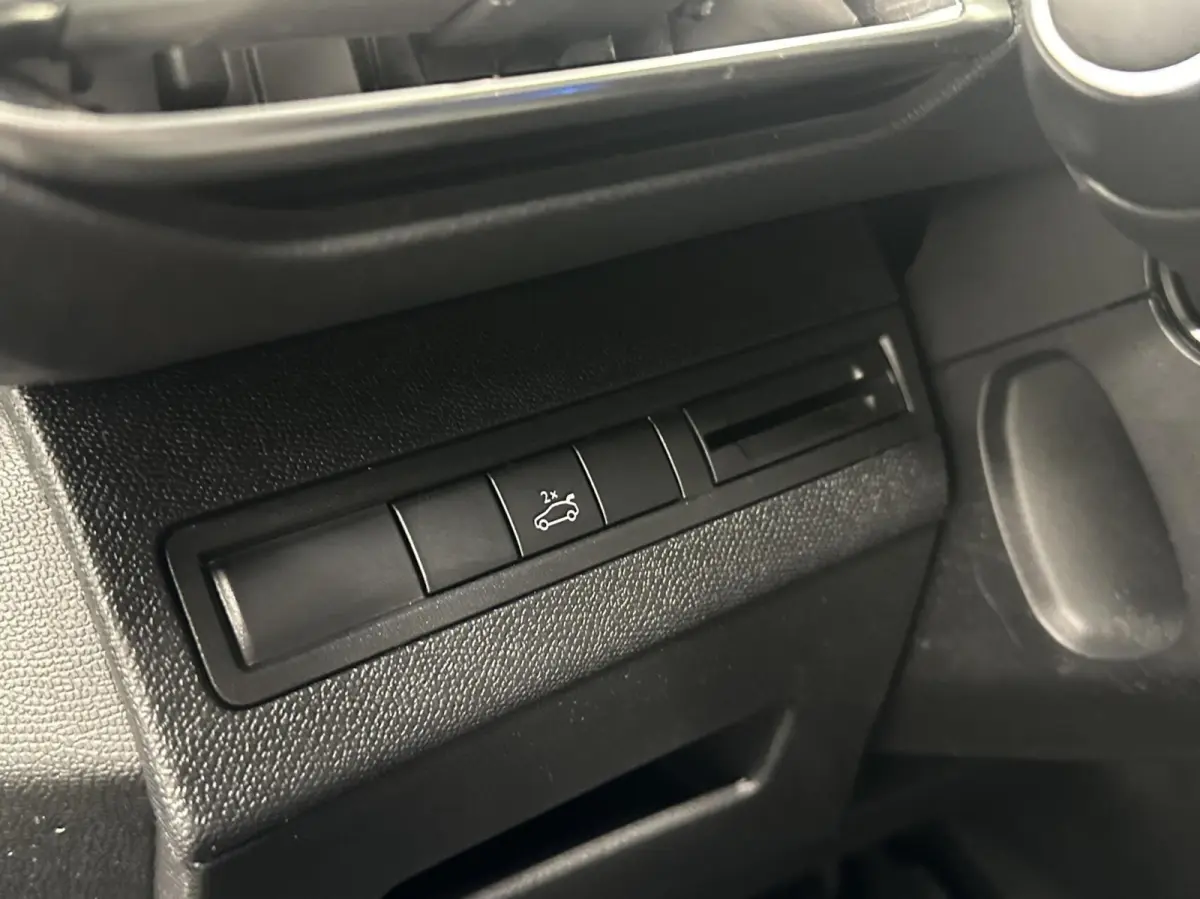 1.2 PureTech Blue Lease Avantage NAVI CAMERA CRUISE LM ECC.