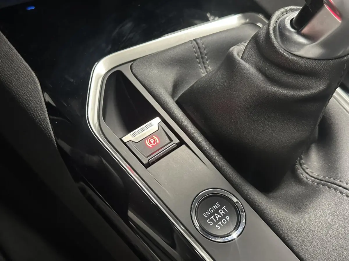 1.2 PureTech Blue Lease Avantage NAVI CAMERA CRUISE LM ECC.