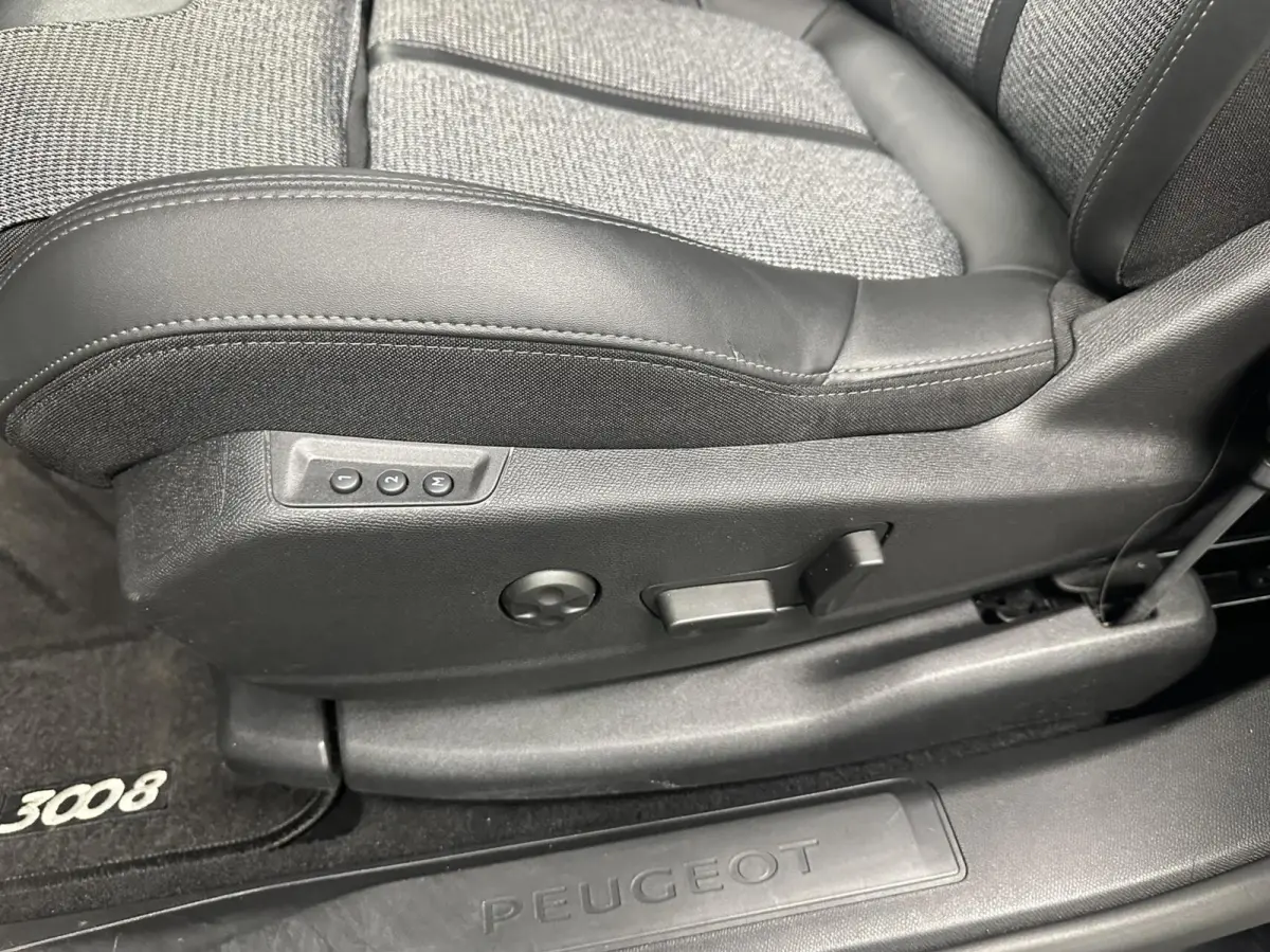 1.2 PureTech Blue Lease Avantage NAVI CAMERA CRUISE LM ECC.