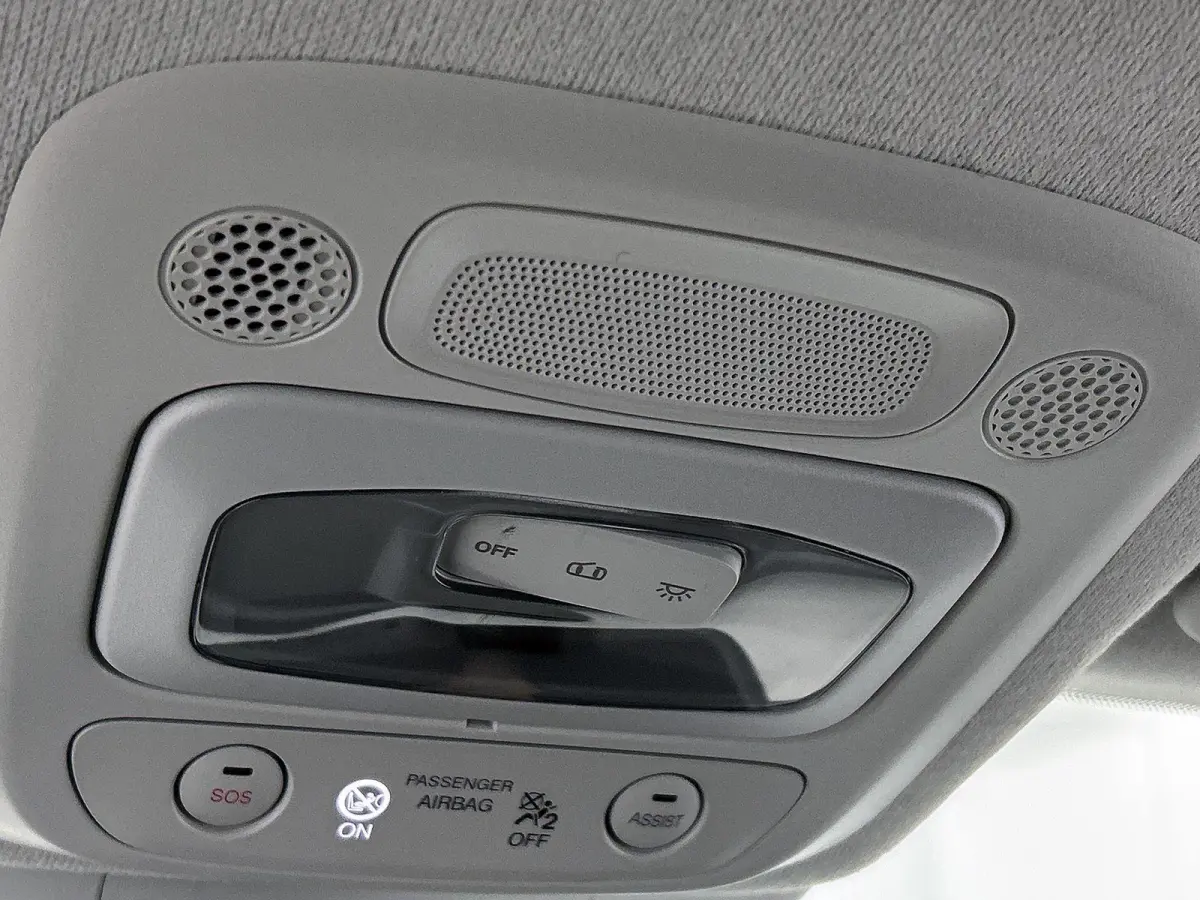 Icon 42 kWh | Apple Carplay/Android Auto | Climate Control | Adaptieve Cruise Control | Camera | Dodehoekdetectie | 16"LMV | LED |