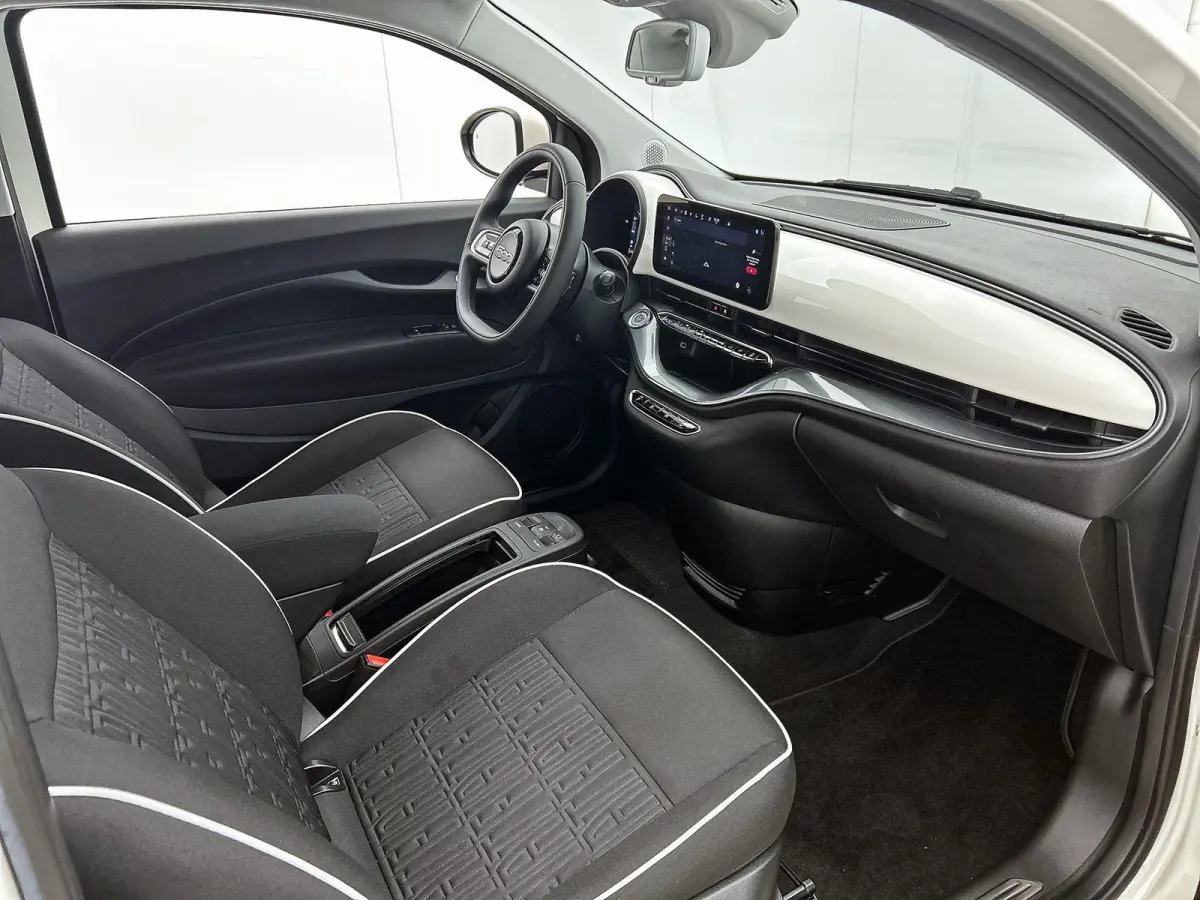 Icon 42 kWh | Apple Carplay/Android Auto | Climate Control | Adaptieve Cruise Control | Camera | Dodehoekdetectie | 16"LMV | LED |