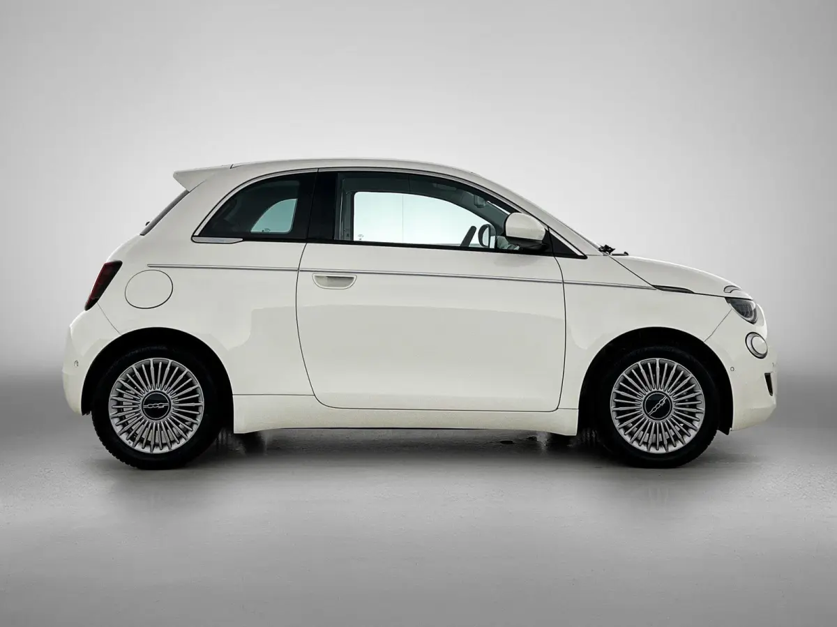 Icon 42 kWh | Apple Carplay/Android Auto | Climate Control | Adaptieve Cruise Control | Camera | Dodehoekdetectie | 16"LMV | LED |