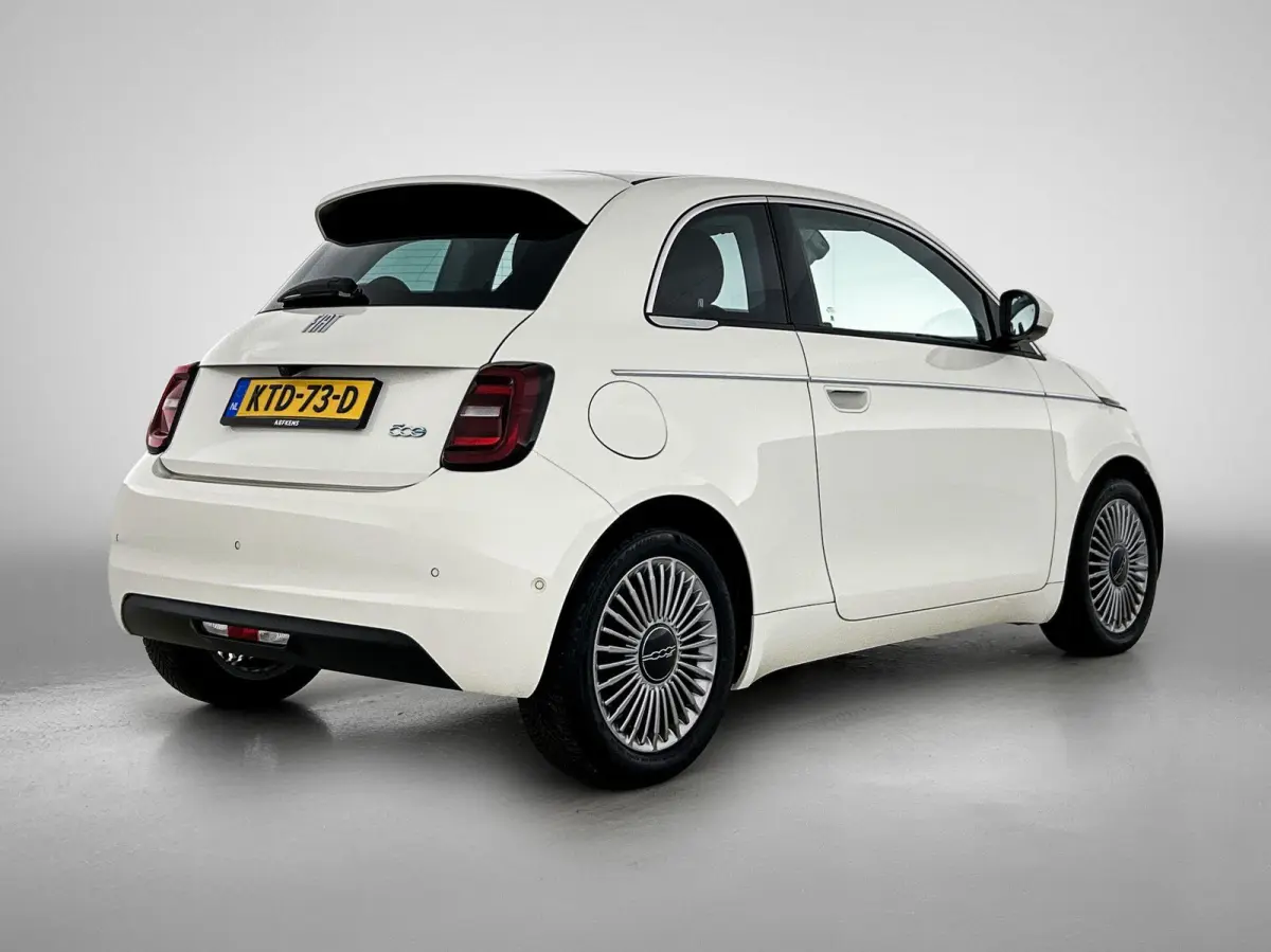 Icon 42 kWh | Apple Carplay/Android Auto | Climate Control | Adaptieve Cruise Control | Camera | Dodehoekdetectie | 16"LMV | LED |