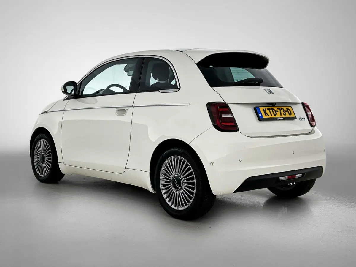 Icon 42 kWh | Apple Carplay/Android Auto | Climate Control | Adaptieve Cruise Control | Camera | Dodehoekdetectie | 16"LMV | LED |
