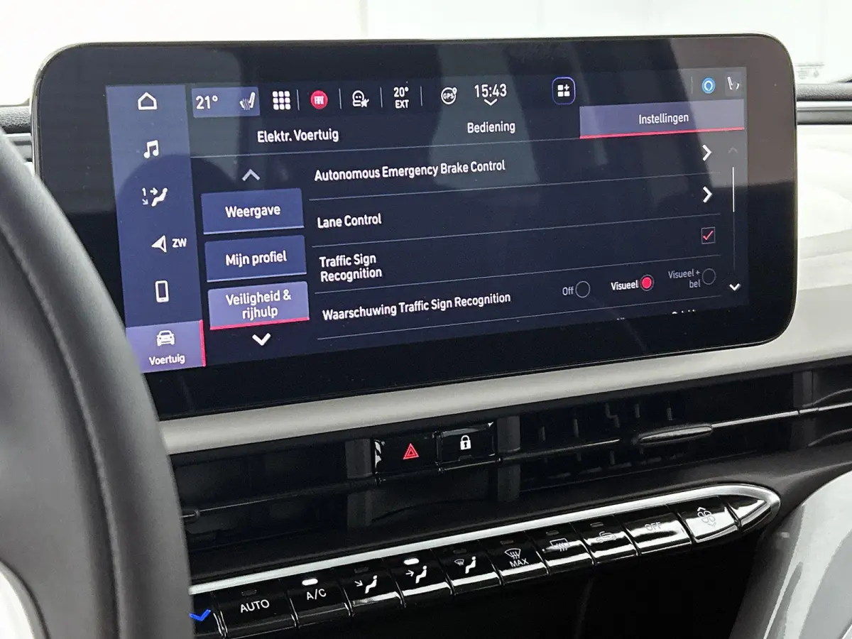 Icon 42 kWh | Apple Carplay/Android Auto | Climate Control | Adaptieve Cruise Control | Camera | Dodehoekdetectie | 16"LMV | LED |