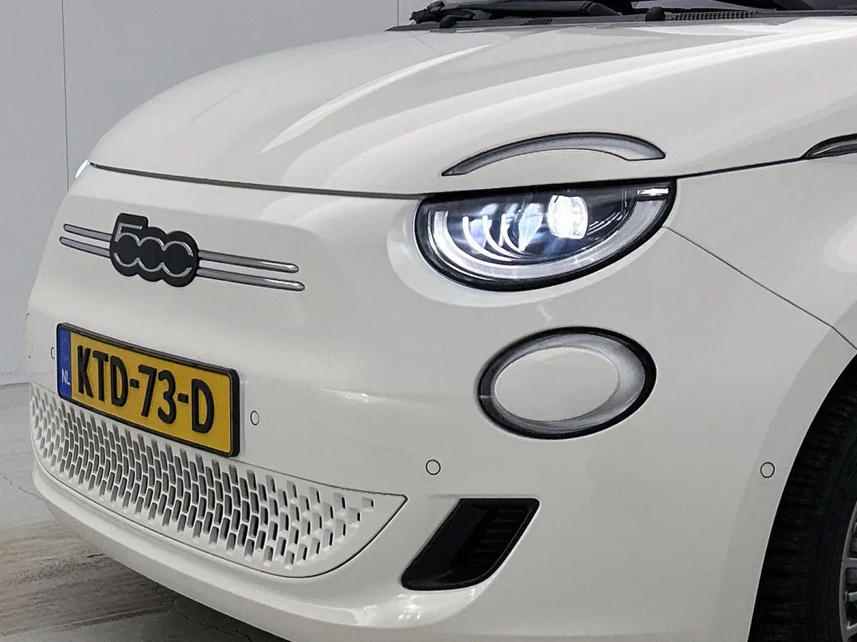 Icon 42 kWh | Apple Carplay/Android Auto | Climate Control | Adaptieve Cruise Control | Camera | Dodehoekdetectie | 16"LMV | LED |