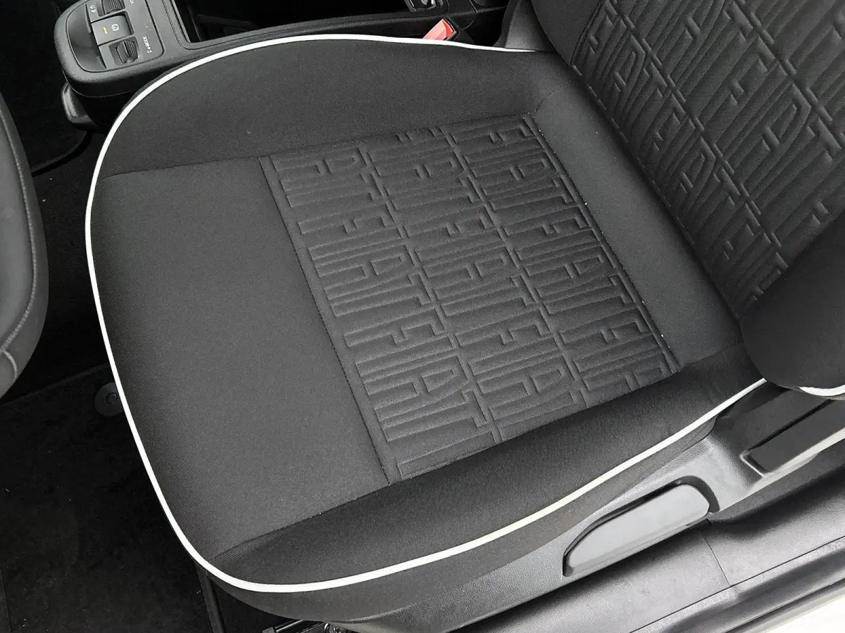 Icon 42 kWh | Apple Carplay/Android Auto | Climate Control | Adaptieve Cruise Control | Camera | Dodehoekdetectie | 16"LMV | LED |