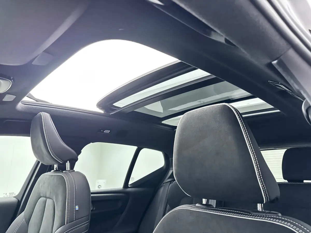 B4 Plus Dark | 18" | Panoramadak | Leder/Nubuck | Trekhaak | Harman Kardon | Elektr. verst. Stoelen | Parkeercamera