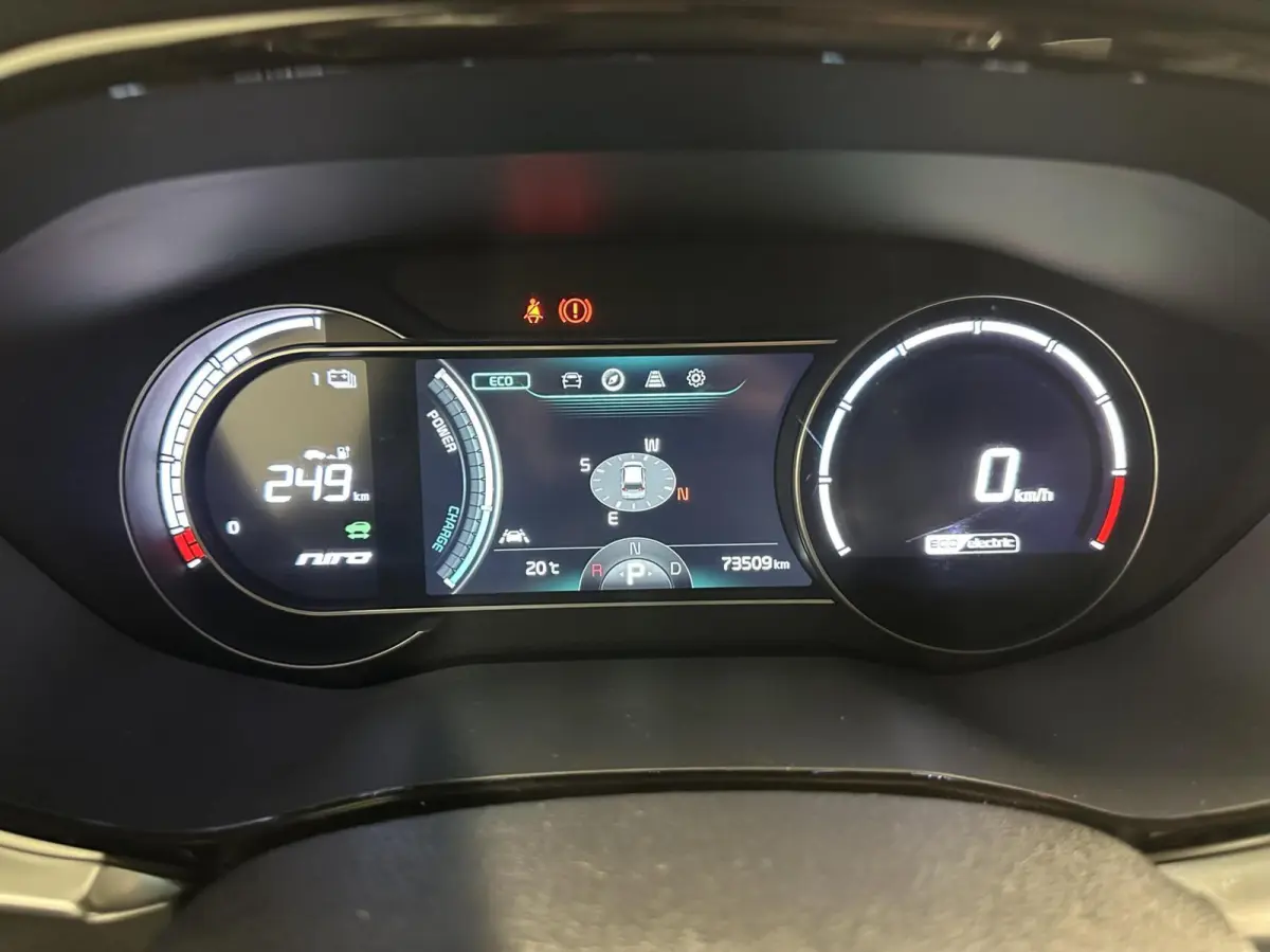 DynamicLine 39 kWh NAVI CAMERA CARPLAY ADAPTIEF CRUISE ECC.