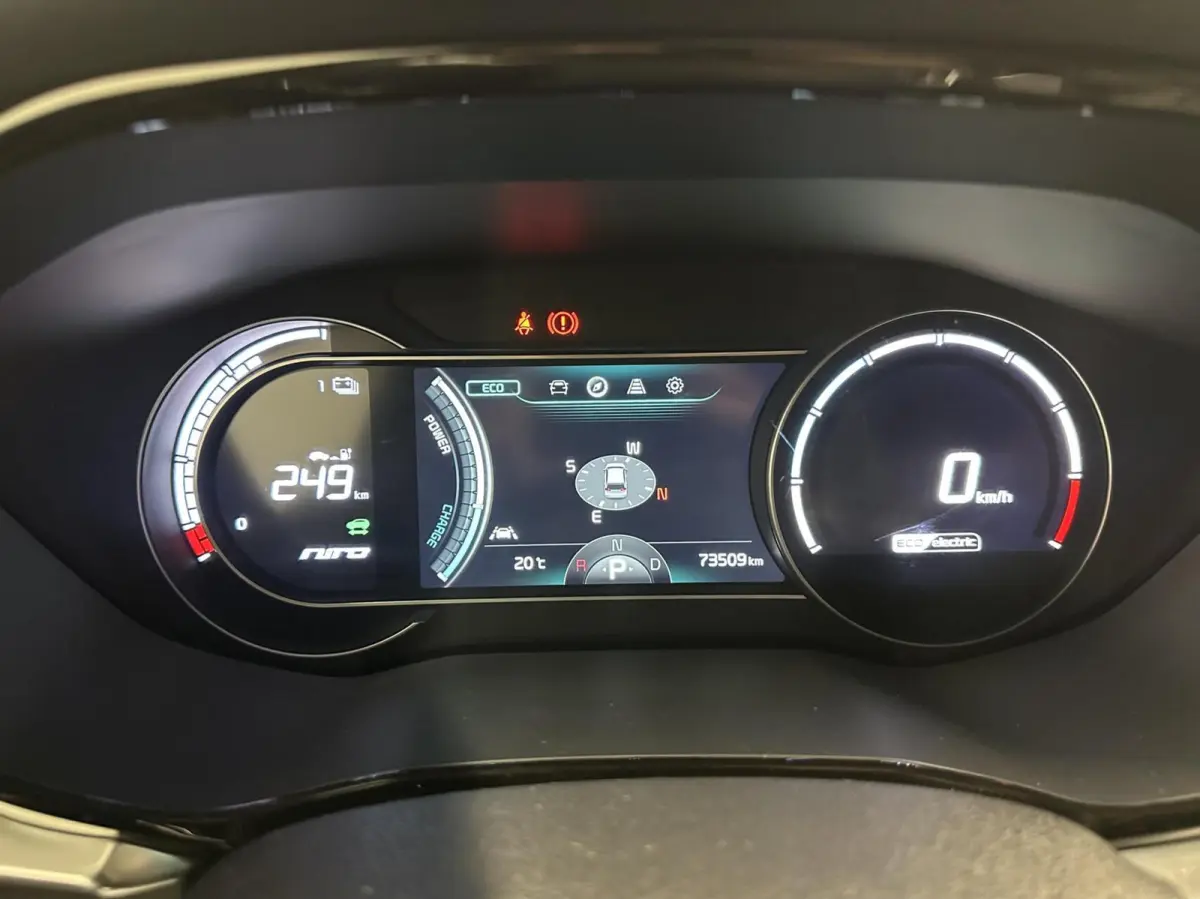 DynamicLine 39 kWh NAVI CAMERA CARPLAY ADAPTIEF CRUISE ECC.
