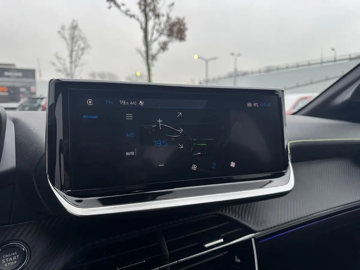 1.2 Hybrid 145 e-DCS6 GT | Alcantara bekleding | Elektrisch verstelbare stoelen | Stoelverwarming/Stoelmassage | Camera | Adaptieve Cruise Control
