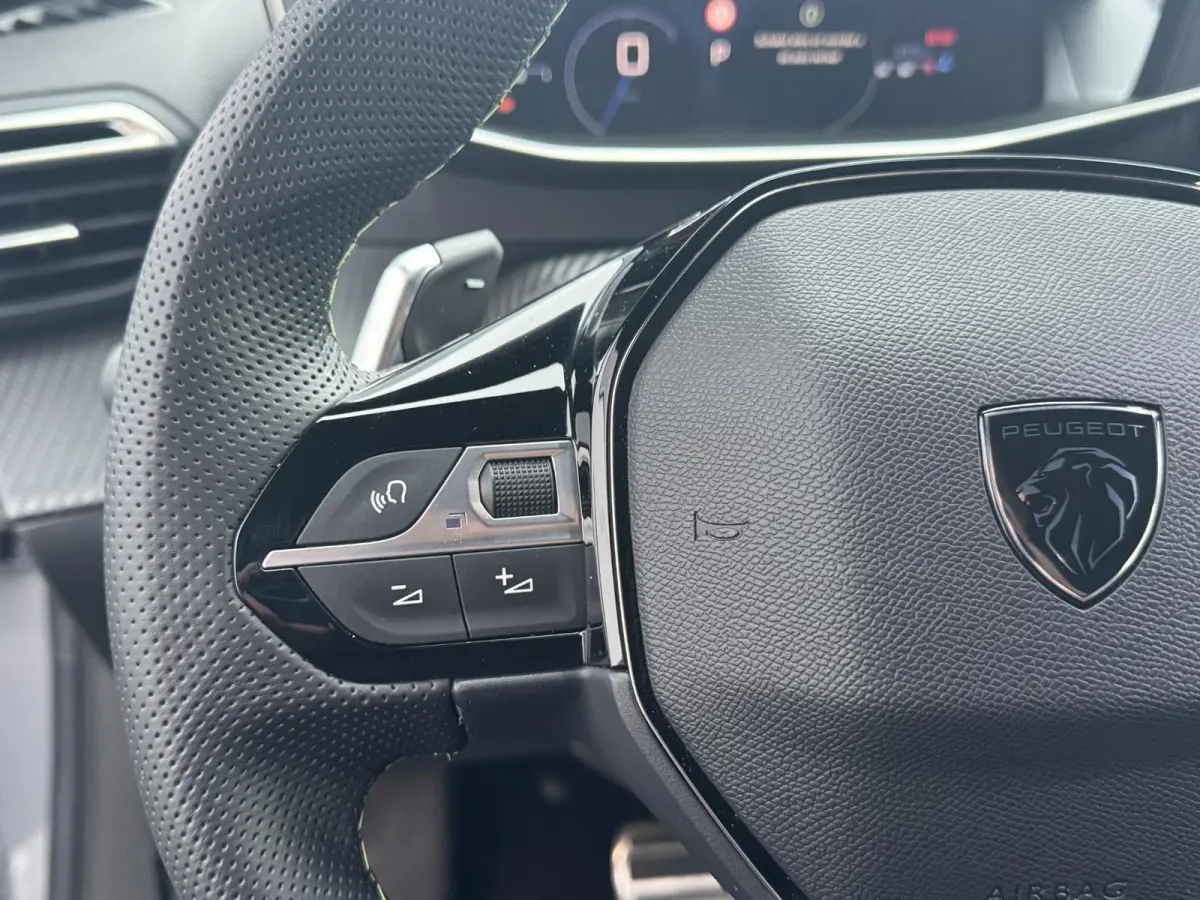 1.2 Hybrid 145 e-DCS6 GT | Alcantara bekleding | Elektrisch verstelbare stoelen | Stoelverwarming/Stoelmassage | Camera | Adaptieve Cruise Control