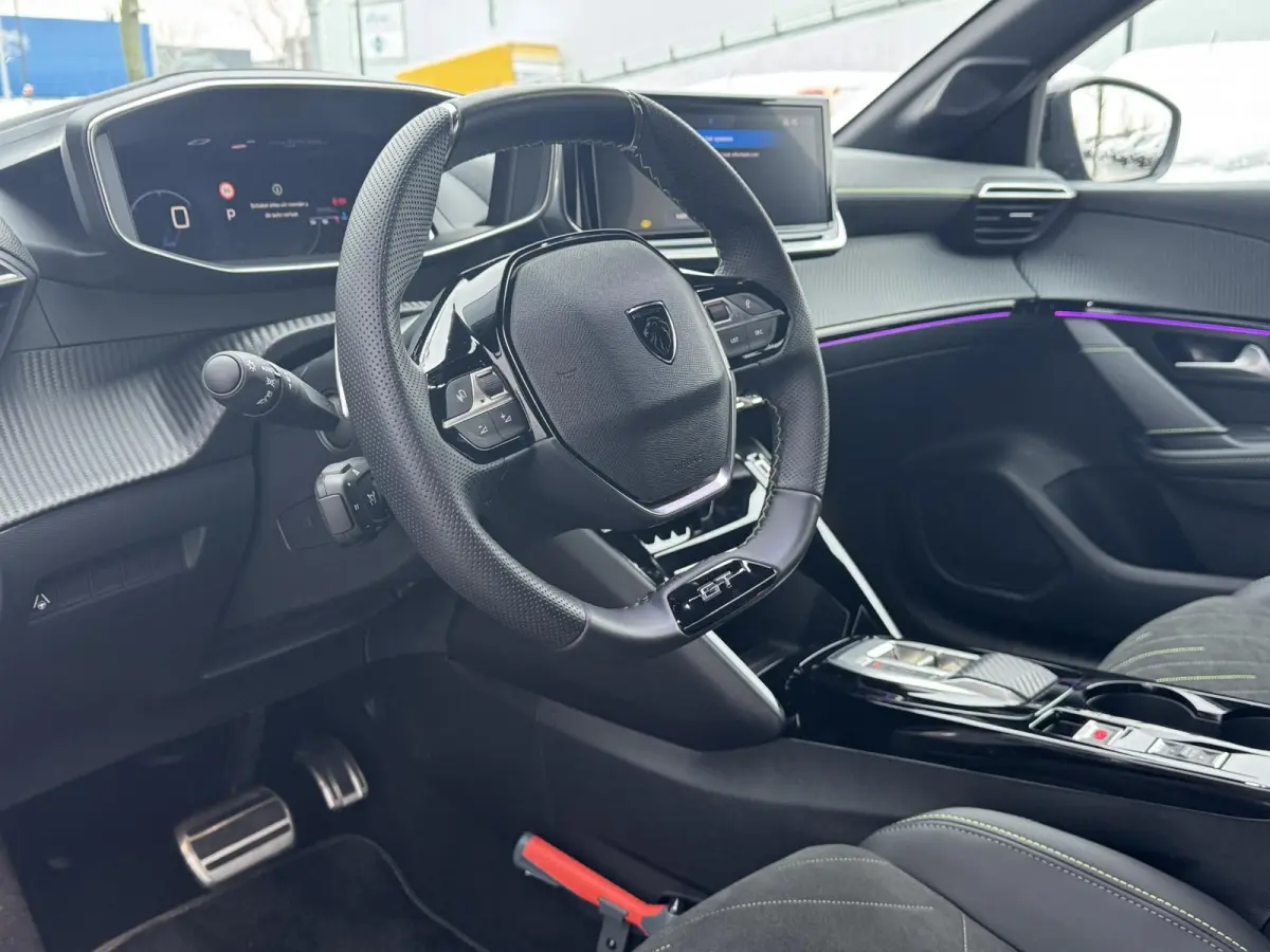 1.2 Hybrid 145 e-DCS6 GT | Alcantara bekleding | Elektrisch verstelbare stoelen | Stoelverwarming/Stoelmassage | Camera | Adaptieve Cruise Control