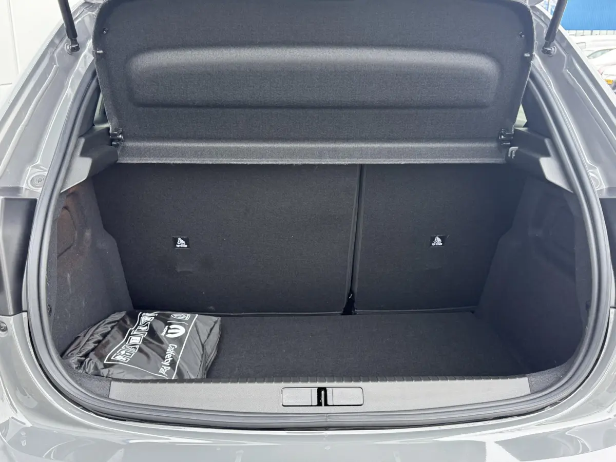 1.2 Hybrid 145 e-DCS6 GT | Alcantara bekleding | Elektrisch verstelbare stoelen | Stoelverwarming/Stoelmassage | Camera | Adaptieve Cruise Control