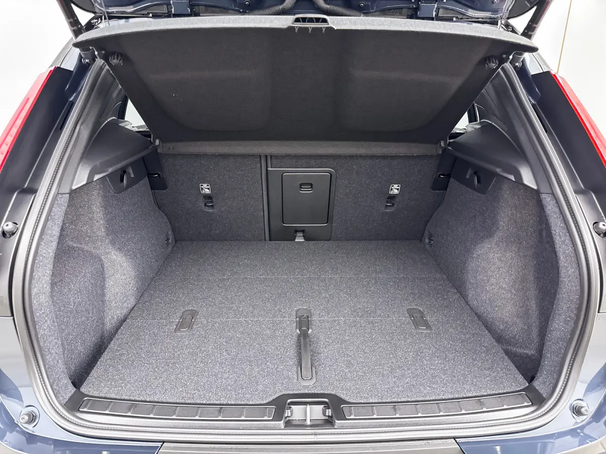 Single Motor 82kWh Ultra Europa | 19" Allseason | Getint Glas | Panoramadak | Elektr. verst. Stoelen | 360 Camera | Harman Kardon | Warmtepomp