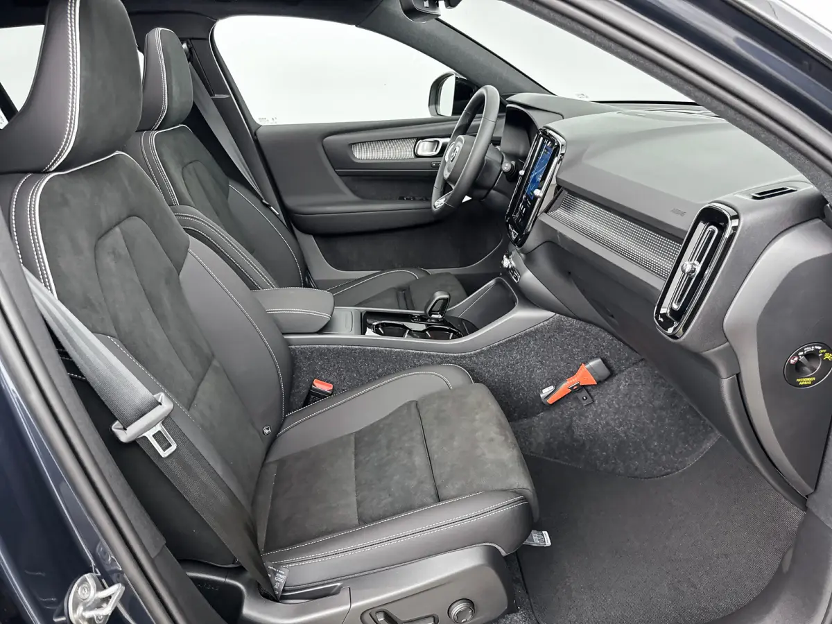 Single Motor 82kWh Ultra Europa | 19" Allseason | Getint Glas | Panoramadak | Elektr. verst. Stoelen | 360 Camera | Harman Kardon | Warmtepomp