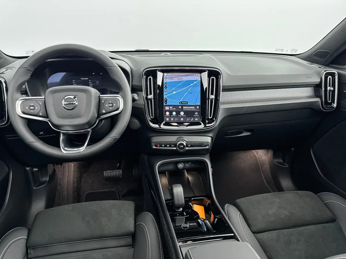 Single Motor 82kWh Ultra Europa | 19" Allseason | Getint Glas | Panoramadak | Elektr. verst. Stoelen | 360 Camera | Harman Kardon | Warmtepomp