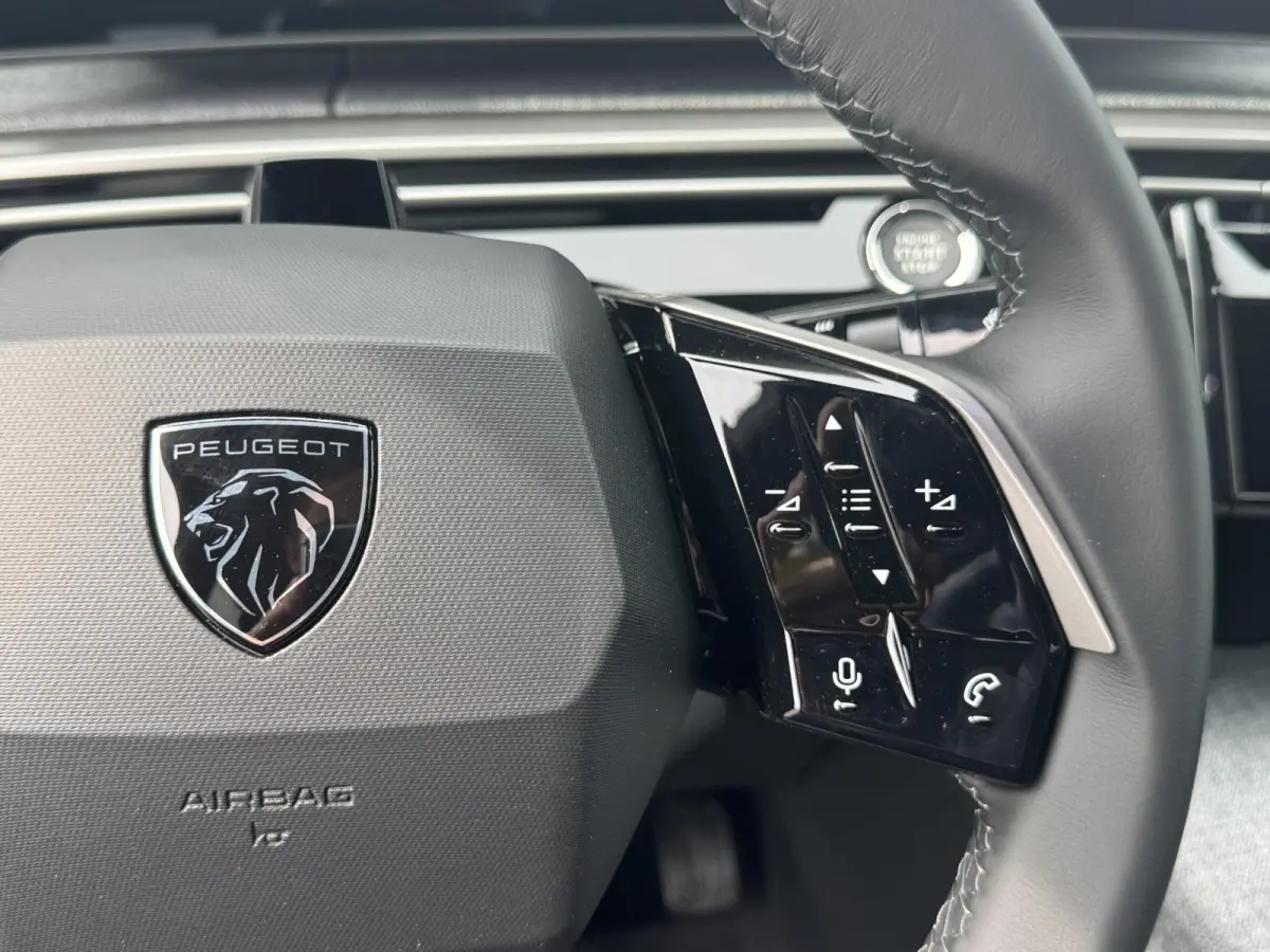 1.6 plug-in Hybrid 225 Allure | Stoelverwarming | 360 Camera | Navigatie | Adaptieve Cruise Control