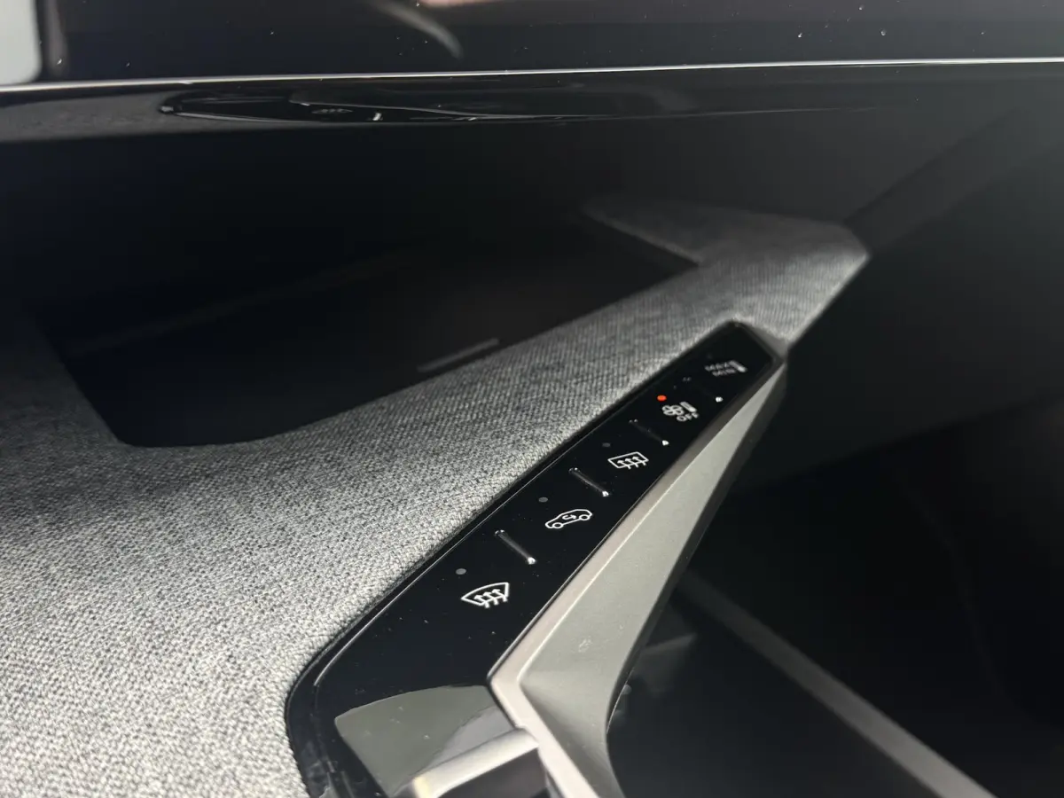 1.6 plug-in Hybrid 225 Allure | Stoelverwarming | 360 Camera | Navigatie | Adaptieve Cruise Control