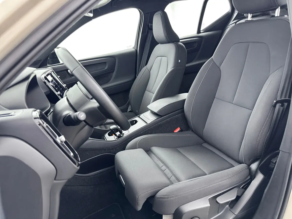 Single Motor Extended Range Plus 82 kWh | 19" Allseaso | Trekhaak | Adaptieve Cruise | BLIS | Stoel/Stuurverwarwarming | Keyless | Warmtepomp
