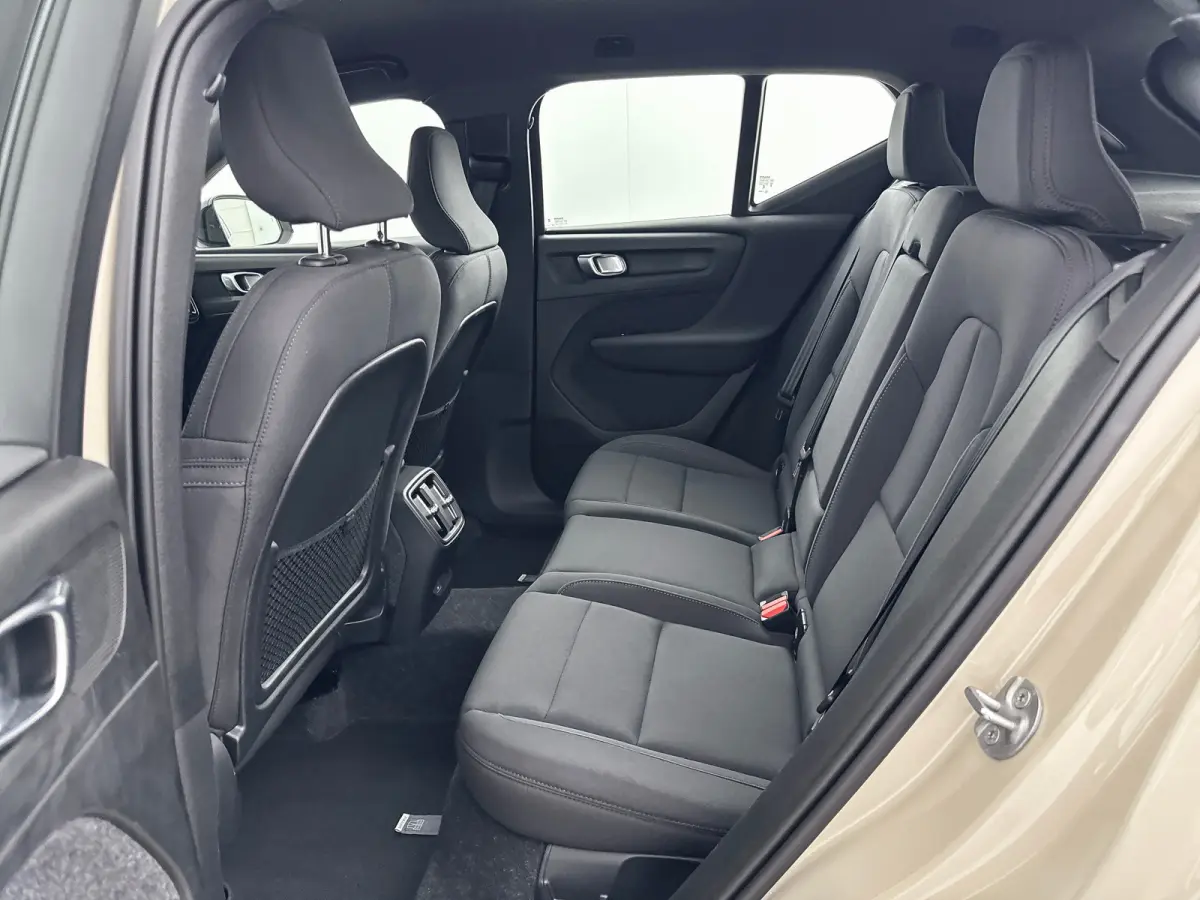Single Motor Extended Range Plus 82 kWh | 19" Allseaso | Trekhaak | Adaptieve Cruise | BLIS | Stoel/Stuurverwarwarming | Keyless | Warmtepomp