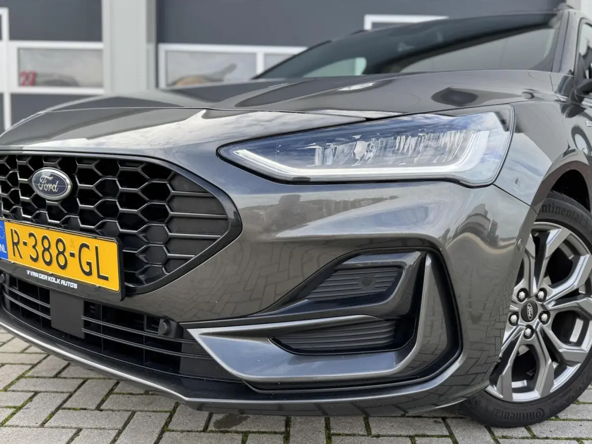 1.0 EcoBoost Hybrid ST Line Style | Carplay | Camera | Cruise | LED | DAB | Stoelverwarming | Sensoren