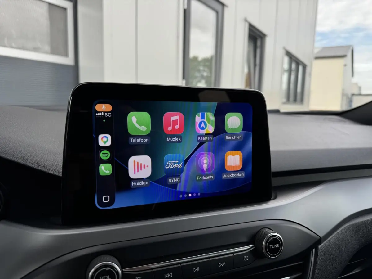 1.0 EcoBoost Hybrid ST Line Style | Carplay | Camera | Cruise | LED | DAB | Stoelverwarming | Sensoren