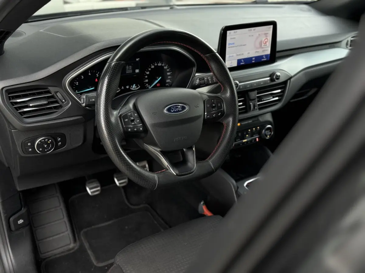 1.0 EcoBoost Hybrid ST Line Style | Carplay | Camera | Cruise | LED | DAB | Stoelverwarming | Sensoren