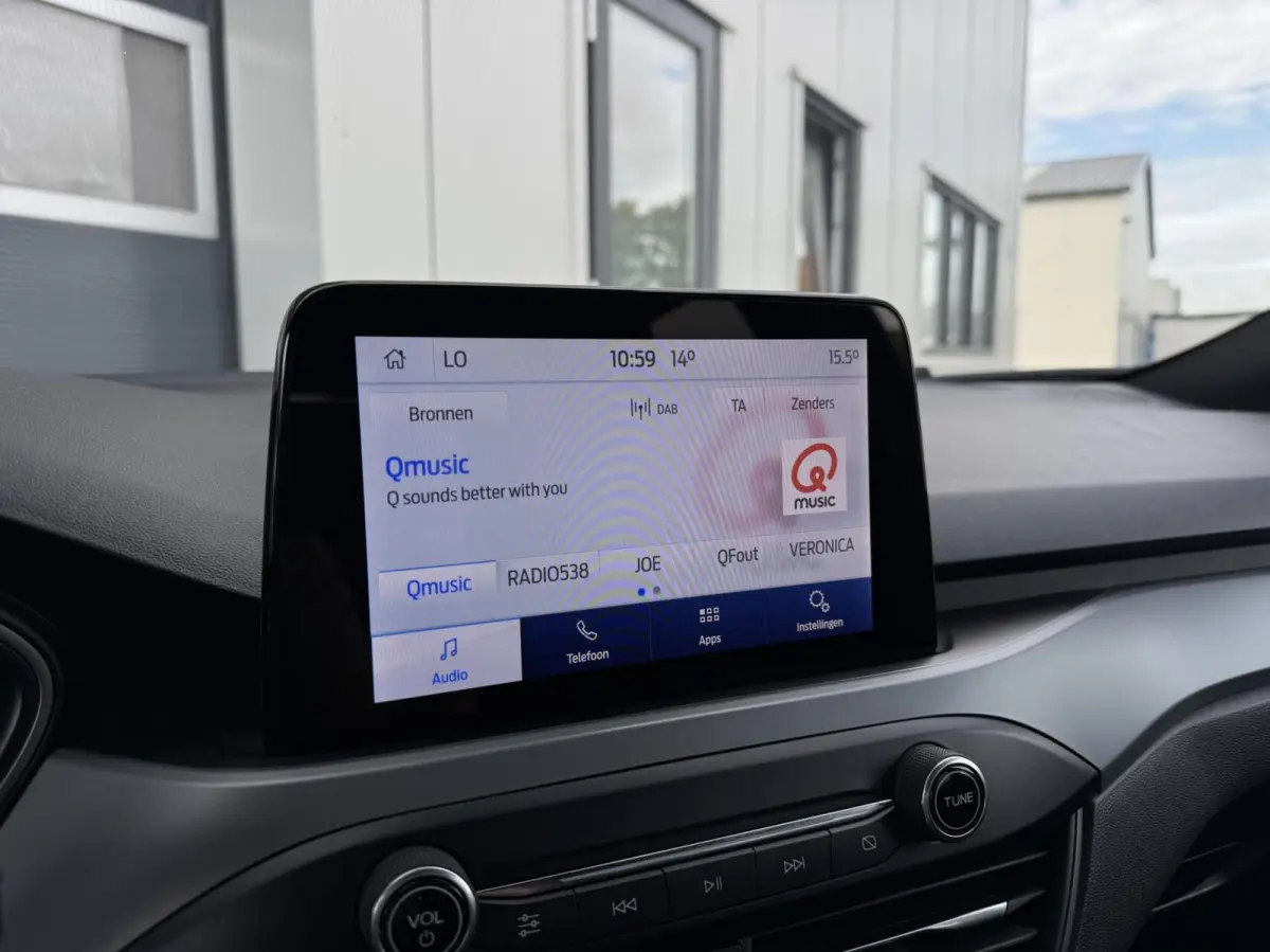 1.0 EcoBoost Hybrid ST Line Style | Carplay | Camera | Cruise | LED | DAB | Stoelverwarming | Sensoren