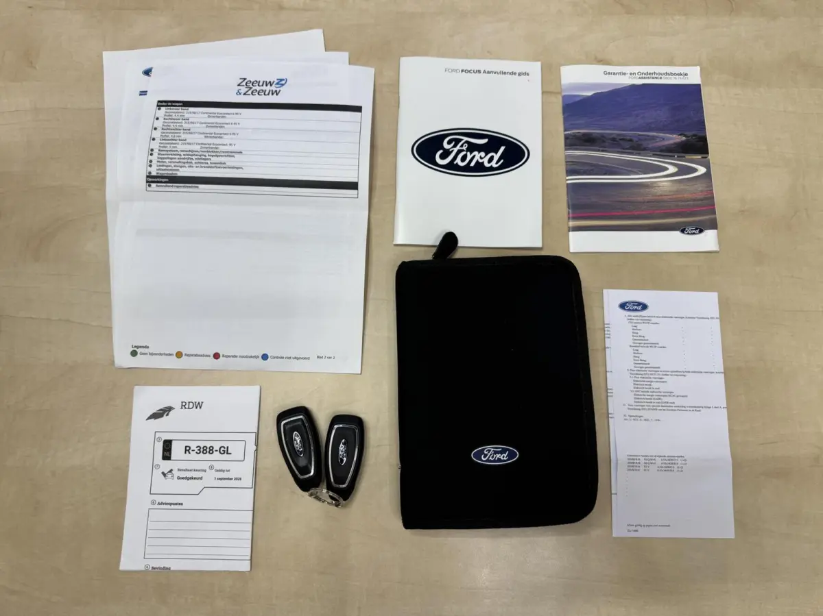 1.0 EcoBoost Hybrid ST Line Style | Carplay | Camera | Cruise | LED | DAB | Stoelverwarming | Sensoren