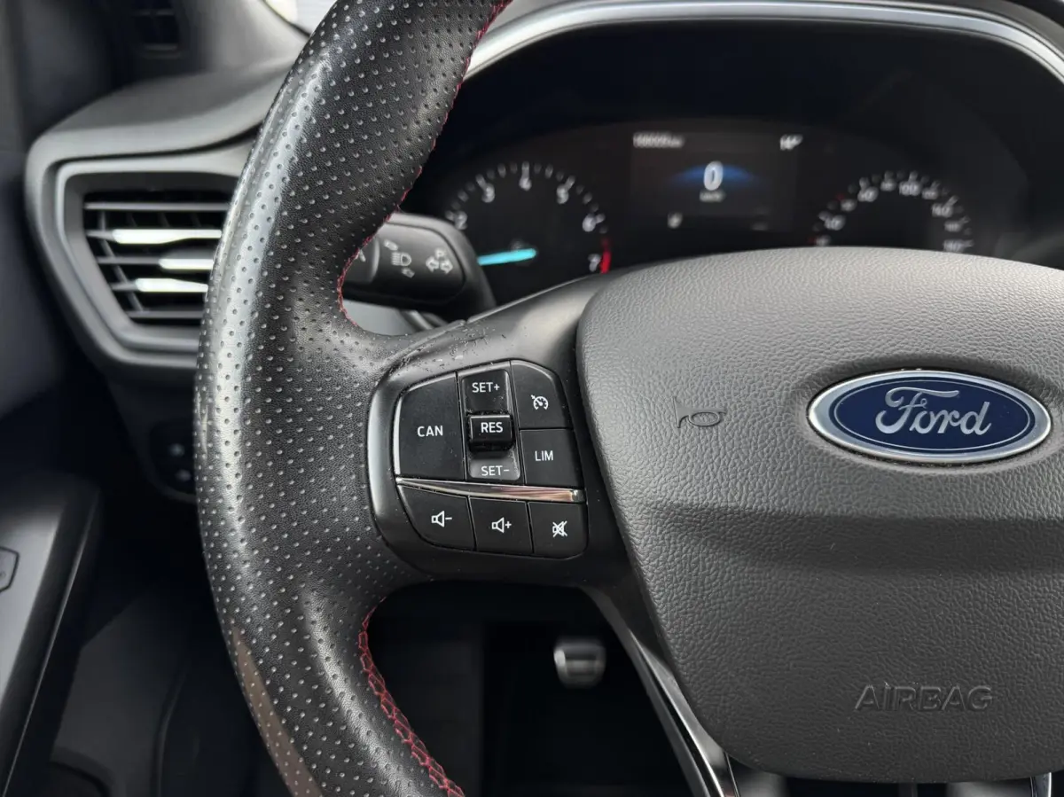 1.0 EcoBoost Hybrid ST Line Style | Carplay | Camera | Cruise | LED | DAB | Stoelverwarming | Sensoren