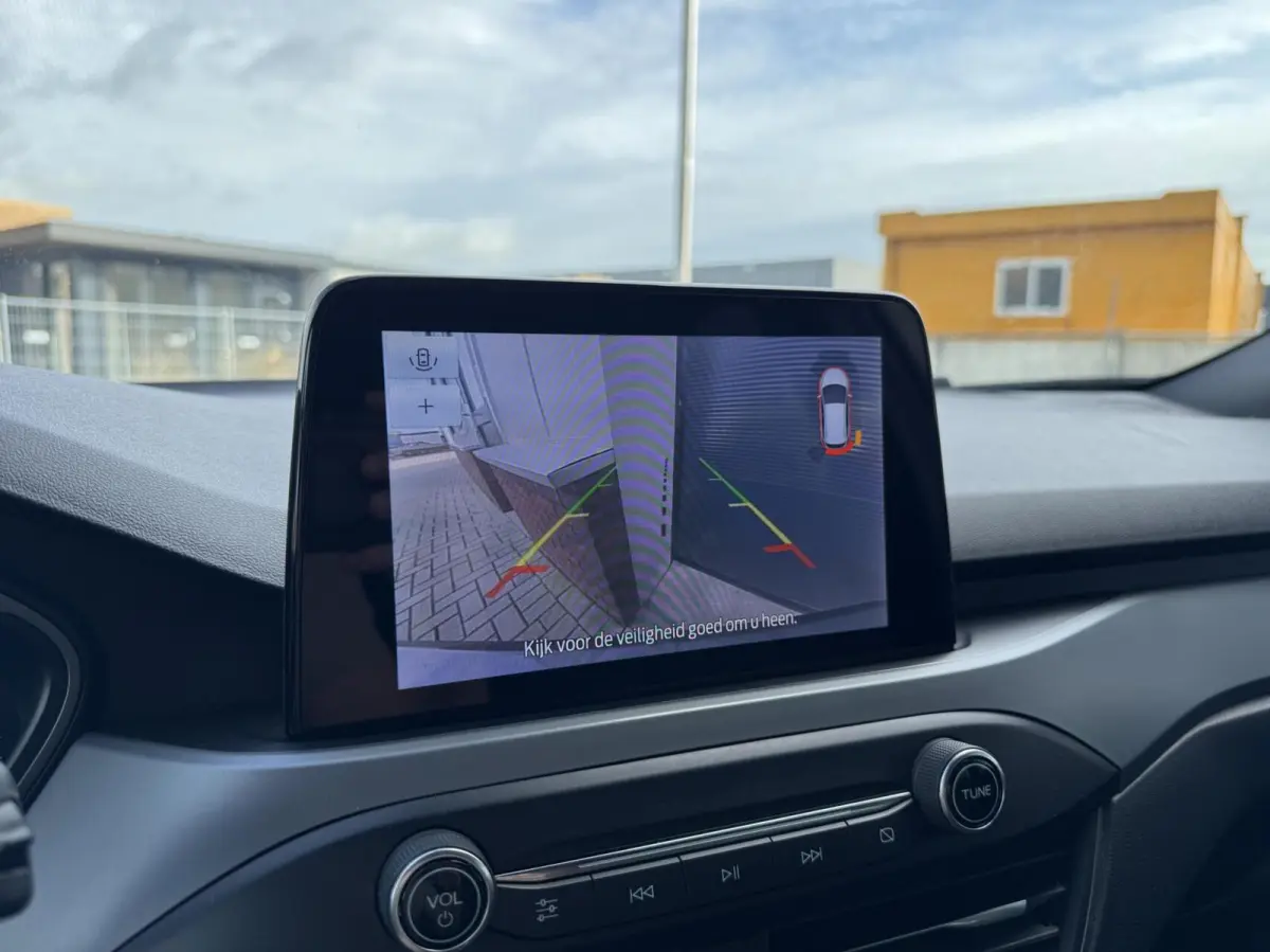 1.0 EcoBoost Hybrid ST Line Style | Carplay | Camera | Cruise | LED | DAB | Stoelverwarming | Sensoren