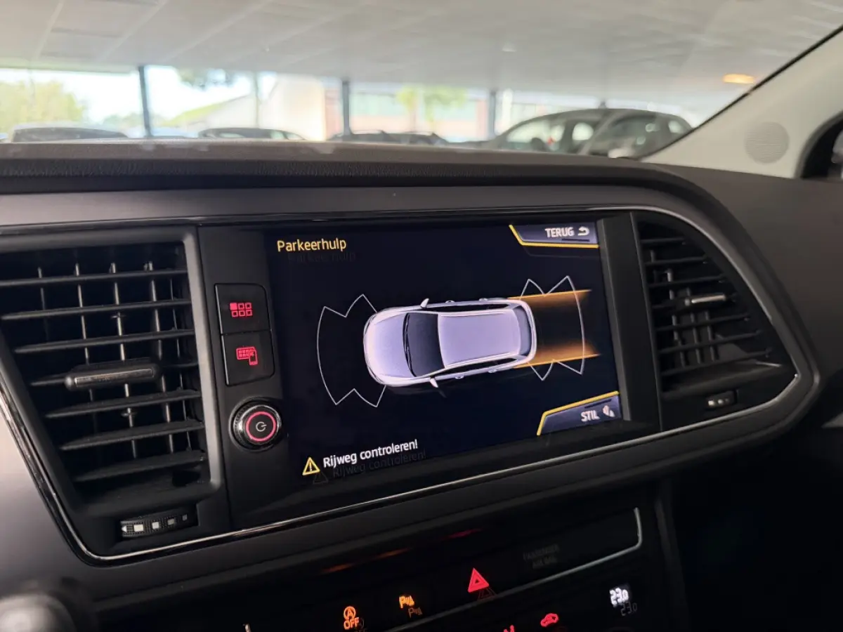 1.0 EcoTSI Style DSG CRUISE LANE CARPLAY KEYLESS