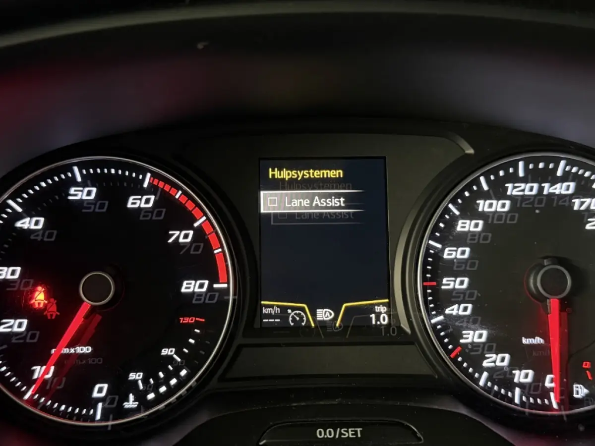 1.0 EcoTSI Style DSG CRUISE LANE CARPLAY KEYLESS