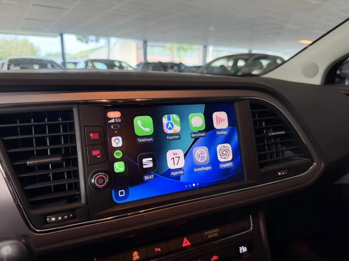 1.0 EcoTSI Style DSG CRUISE LANE CARPLAY KEYLESS
