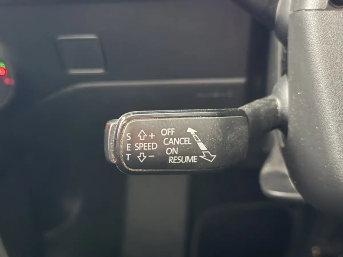 1.0 EcoTSI Style DSG CRUISE LANE CARPLAY KEYLESS