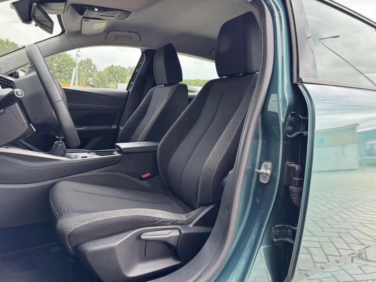 1.2 PureTech Active Pack Business | Carplay | Adaptive cruise | LED | DAB | Stoelverwarming | Sensoren