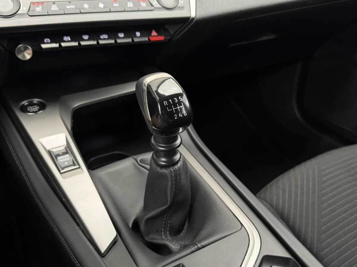 1.2 PureTech Active Pack Business | Carplay | Adaptive cruise | LED | DAB | Stoelverwarming | Sensoren