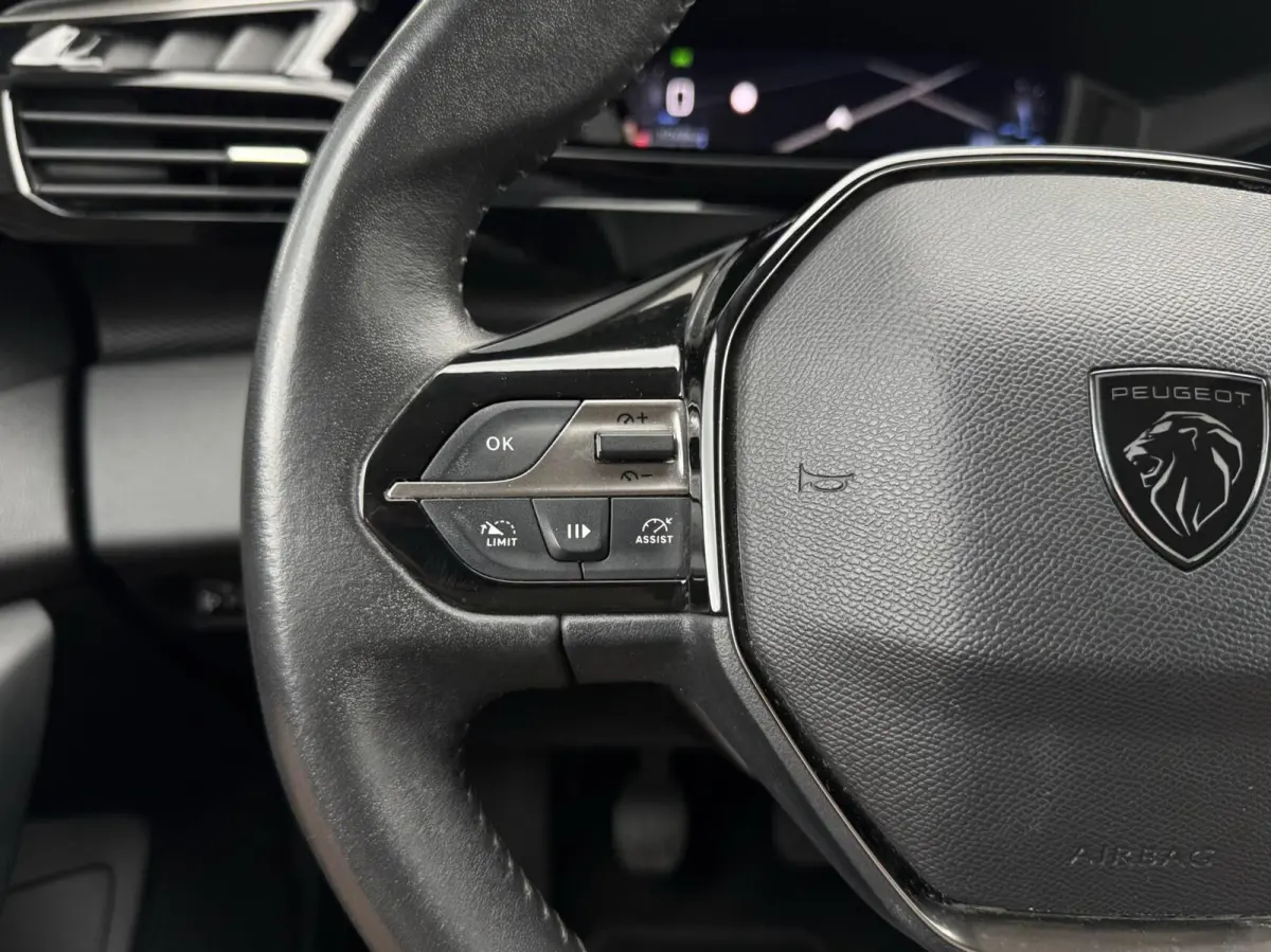 1.2 PureTech Active Pack Business | Carplay | Adaptive cruise | LED | DAB | Stoelverwarming | Sensoren