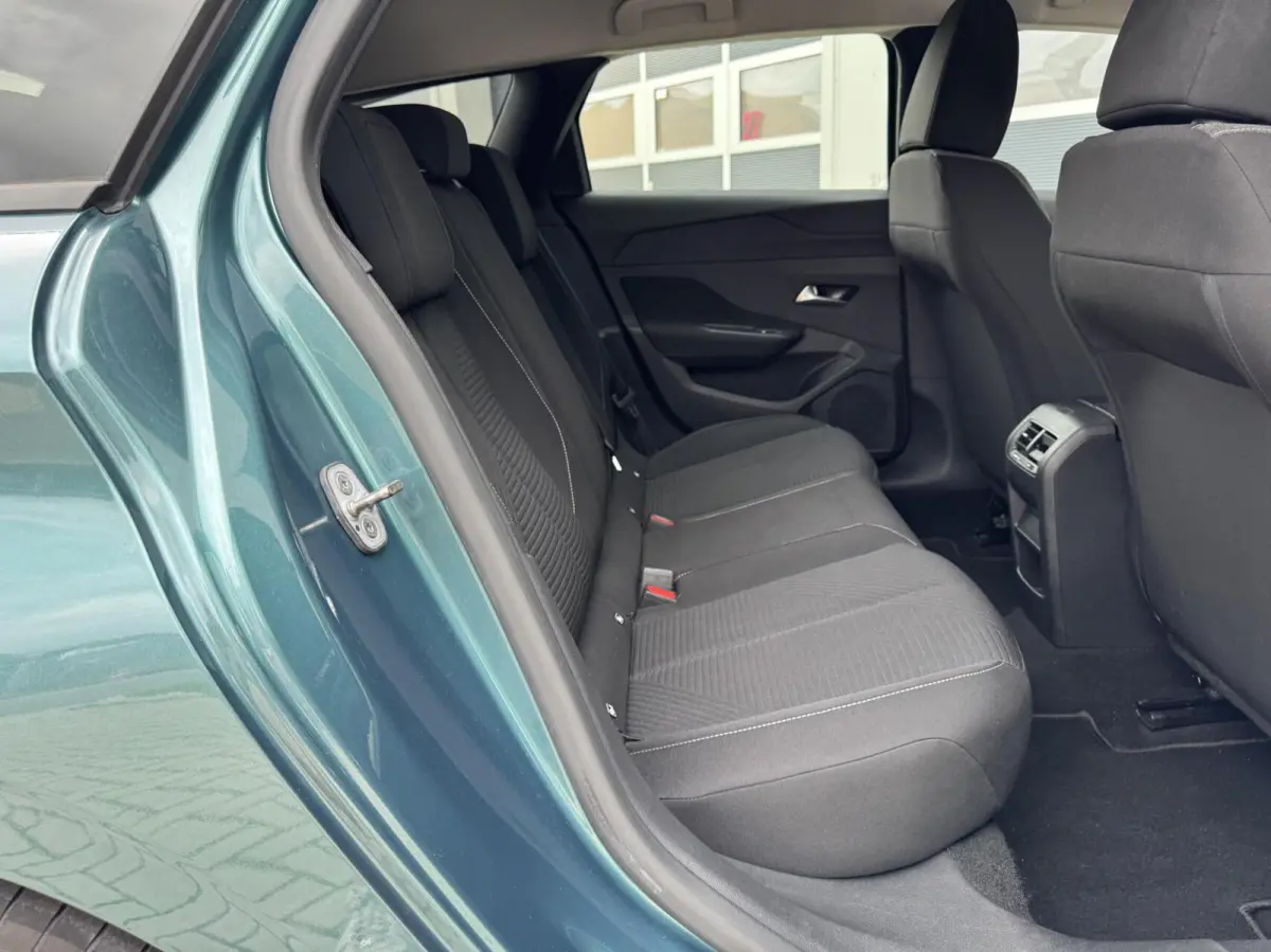 1.2 PureTech Active Pack Business | Carplay | Adaptive cruise | LED | DAB | Stoelverwarming | Sensoren