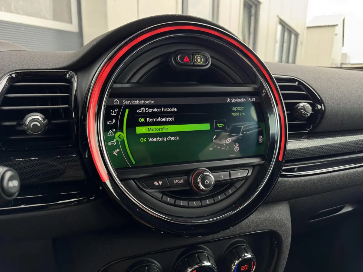 2.0 Cooper S ALL4 Chili Automaat | Panorama | Alcantara/Leder | Carplay | Head-up | LED | DAB | Sensoren