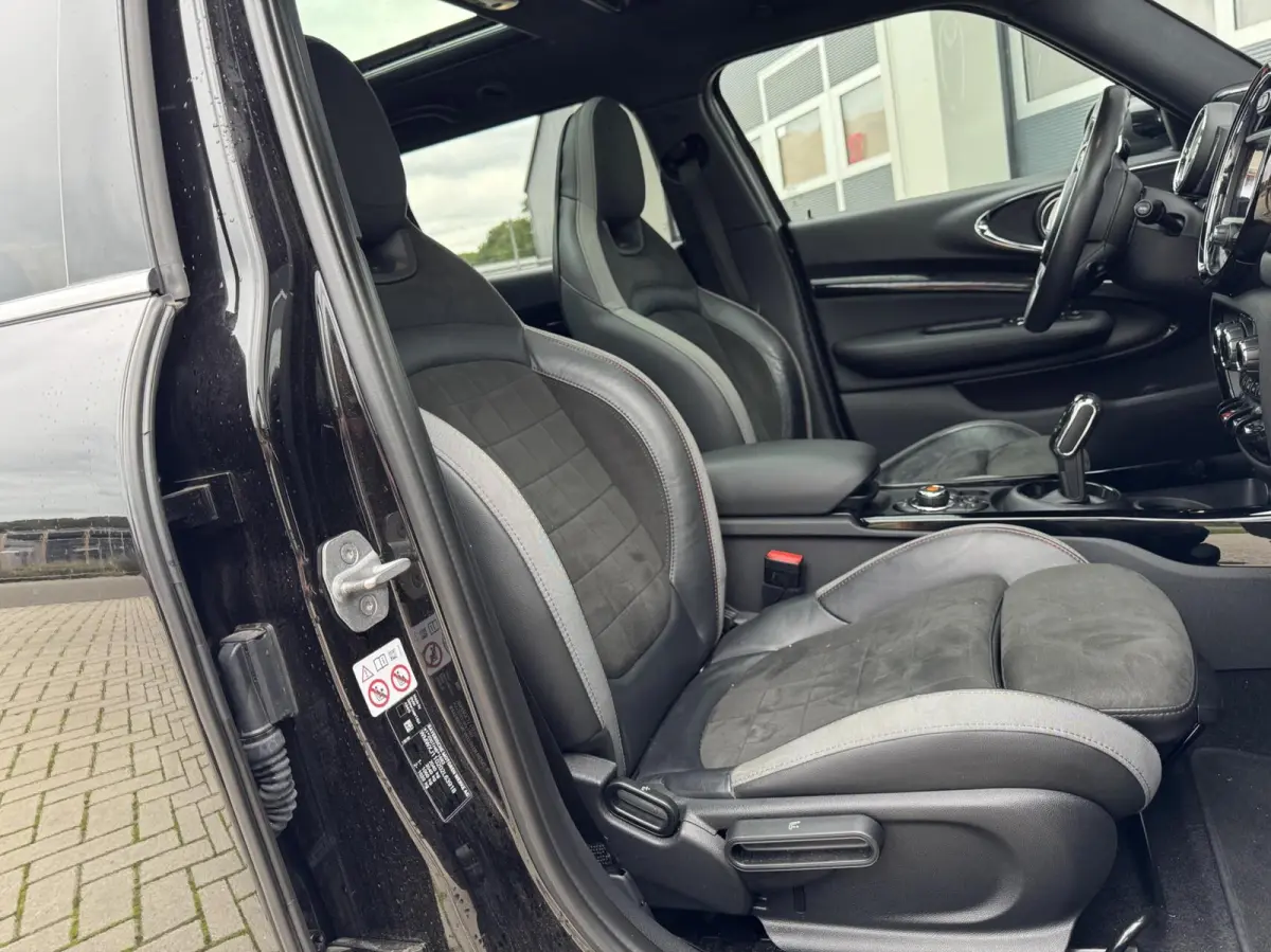 2.0 Cooper S ALL4 Chili Automaat | Panorama | Alcantara/Leder | Carplay | Head-up | LED | DAB | Sensoren