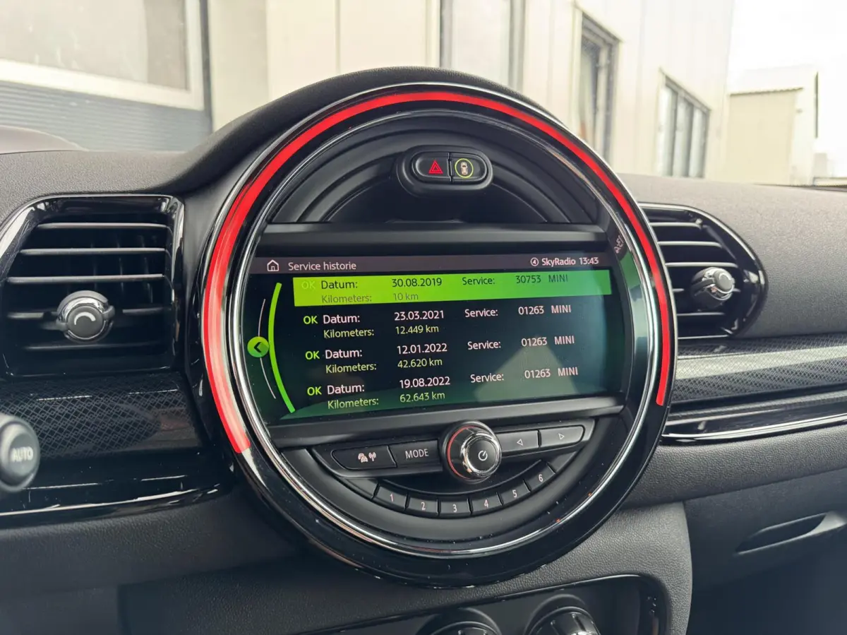 2.0 Cooper S ALL4 Chili Automaat | Panorama | Alcantara/Leder | Carplay | Head-up | LED | DAB | Sensoren