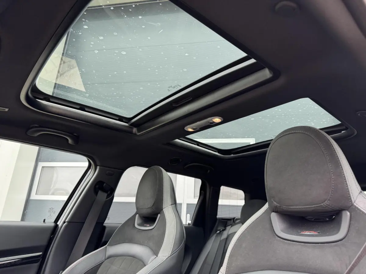 2.0 Cooper S ALL4 Chili Automaat | Panorama | Alcantara/Leder | Carplay | Head-up | LED | DAB | Sensoren